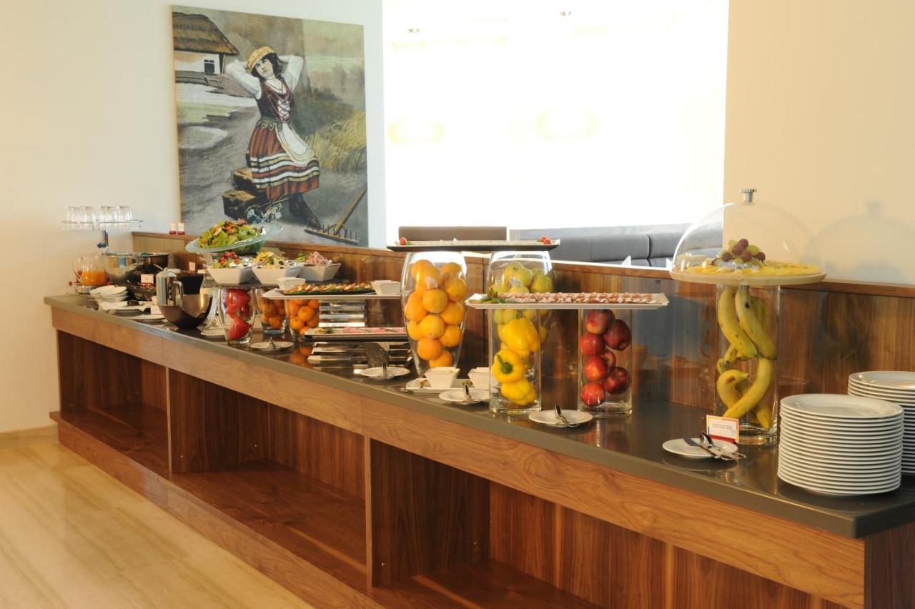 Khortitsa Palace Hotel Zaporizhia Ngoại thất bức ảnh