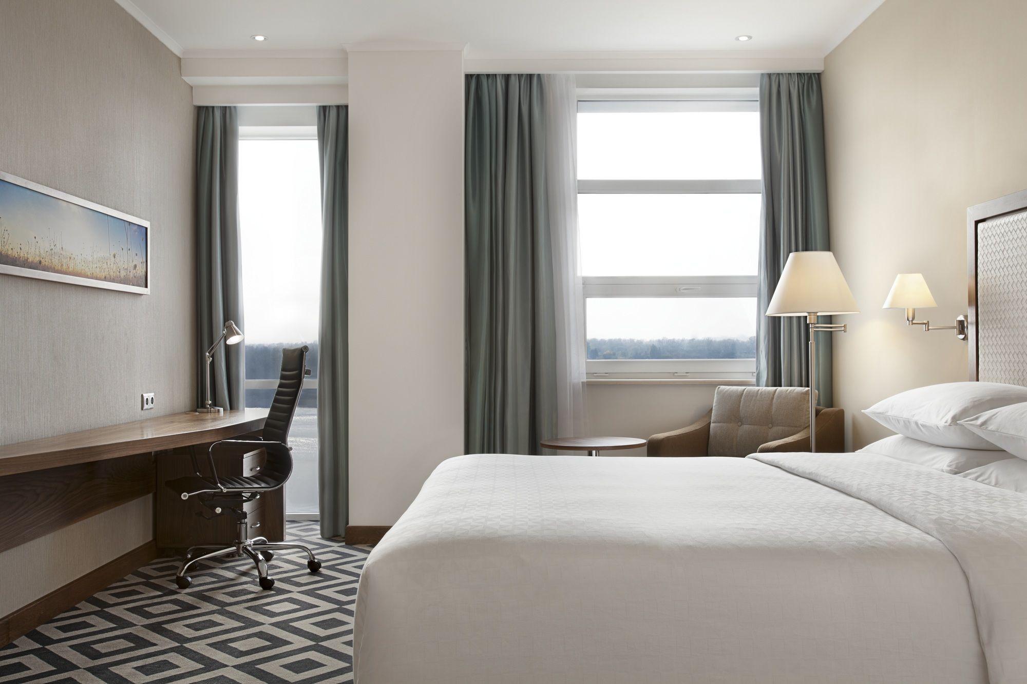 Khortitsa Palace Hotel Zaporizhia Ngoại thất bức ảnh