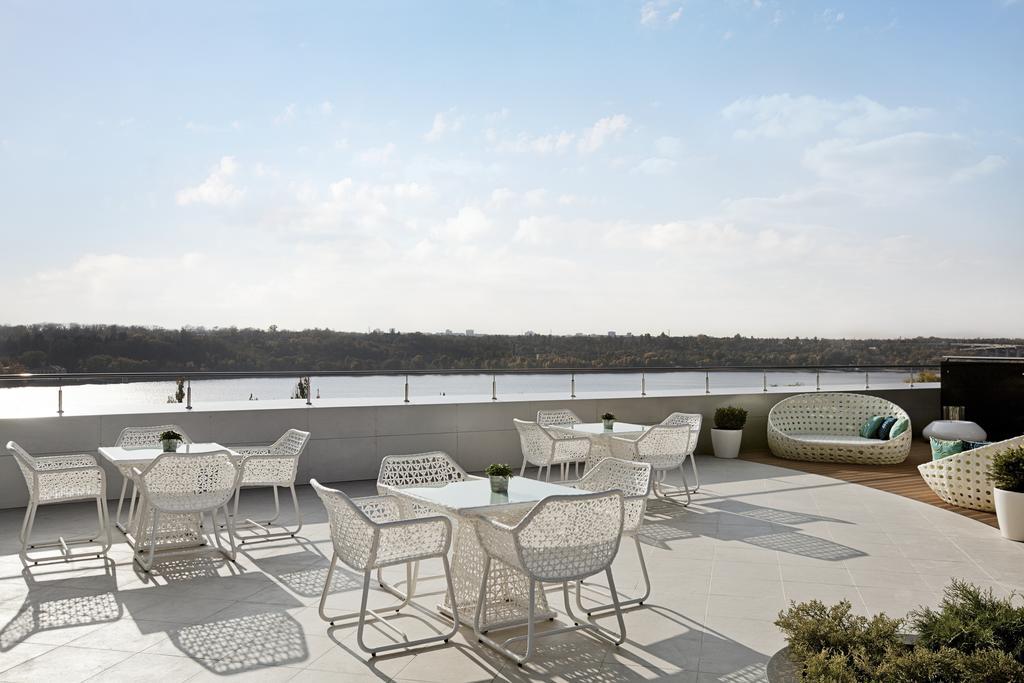 Khortitsa Palace Hotel Zaporizhia Ngoại thất bức ảnh