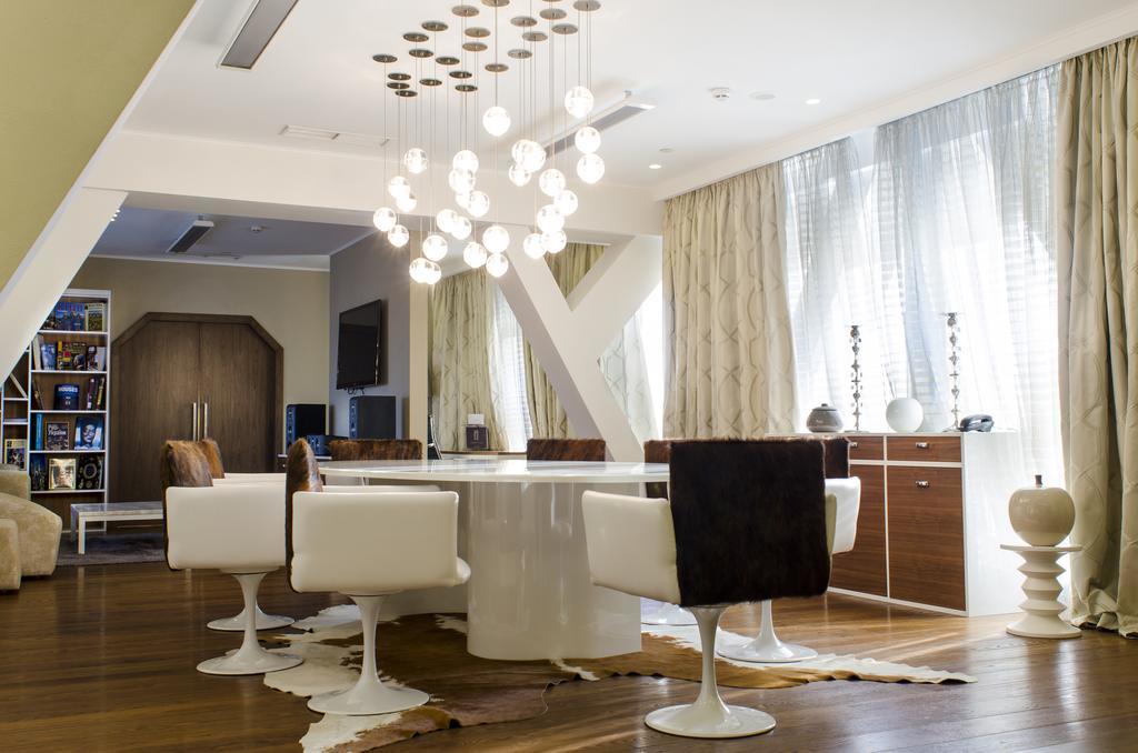 Khortitsa Palace Hotel Zaporizhia Ngoại thất bức ảnh
