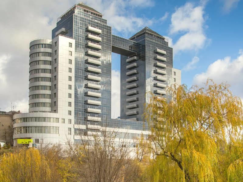 Khortitsa Palace Hotel Zaporizhia Ngoại thất bức ảnh
