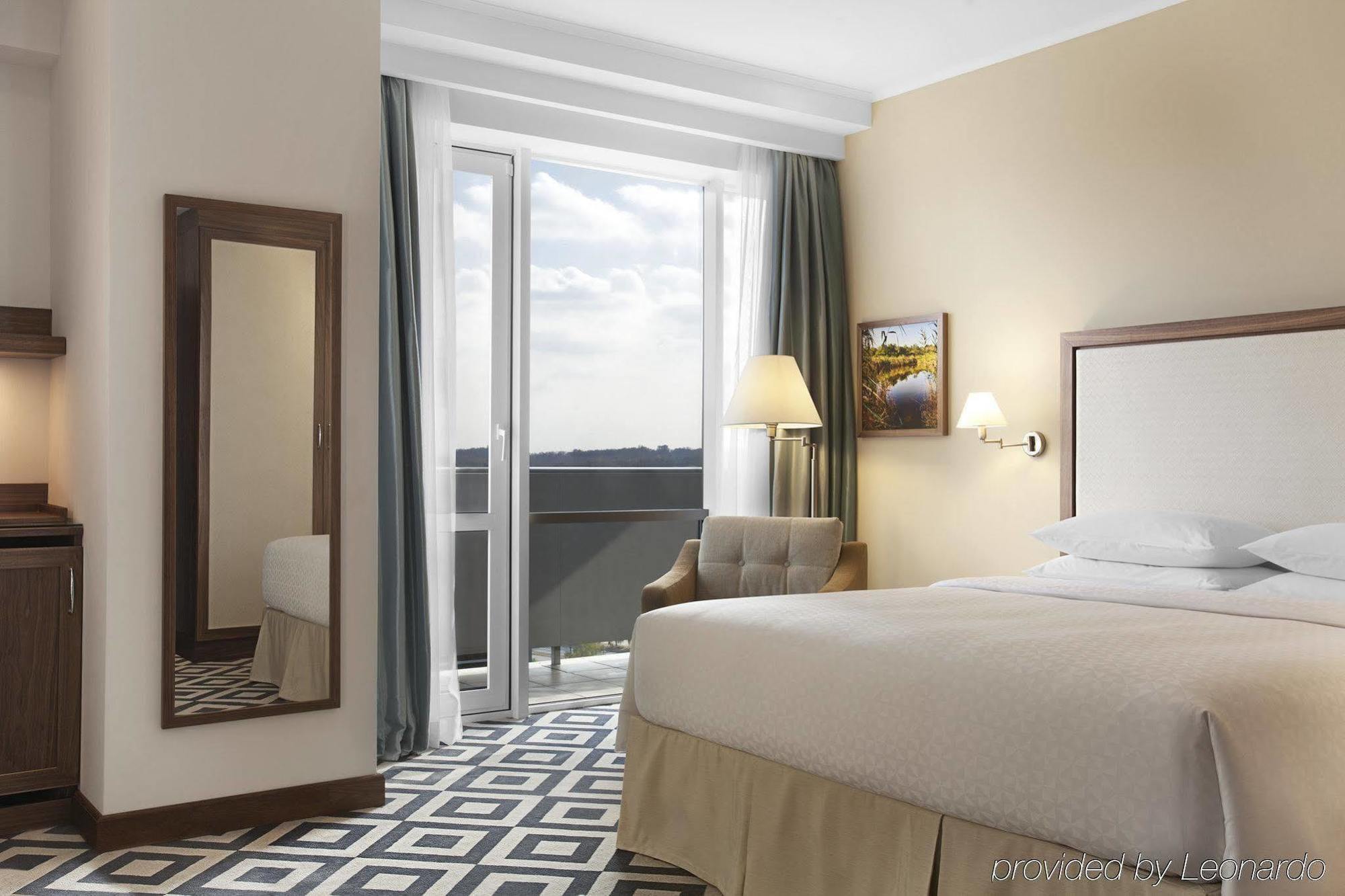 Khortitsa Palace Hotel Zaporizhia Ngoại thất bức ảnh