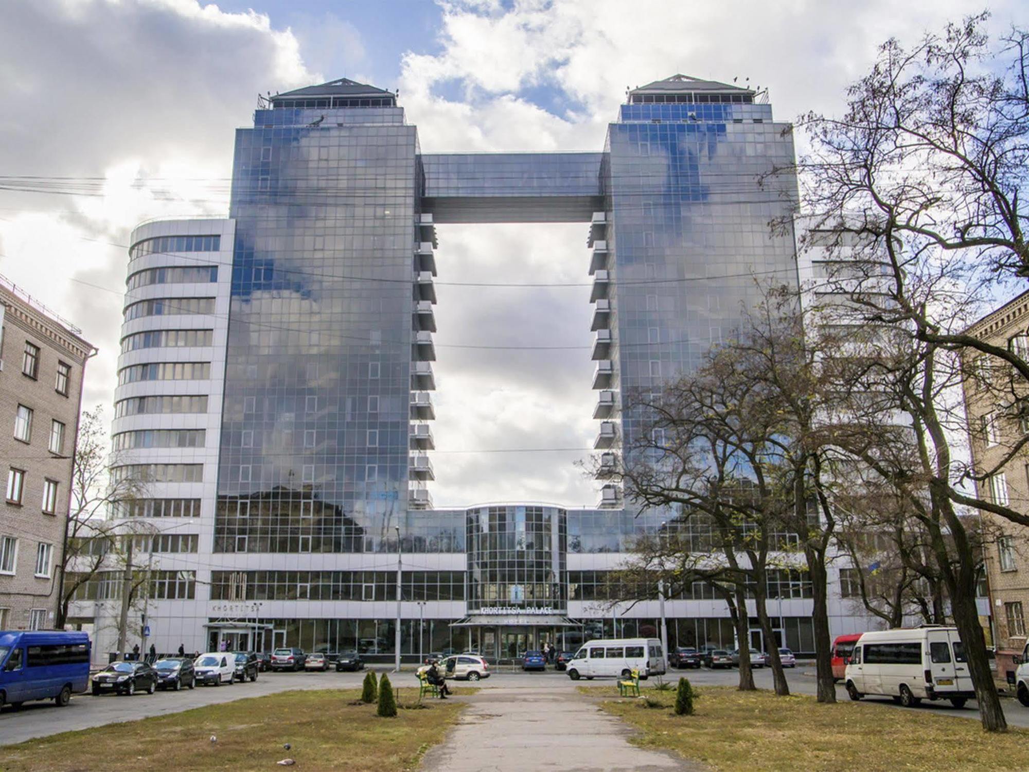 Khortitsa Palace Hotel Zaporizhia Ngoại thất bức ảnh